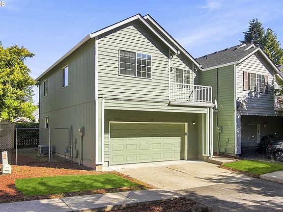 3rd image of 2751 SE 174th Ave