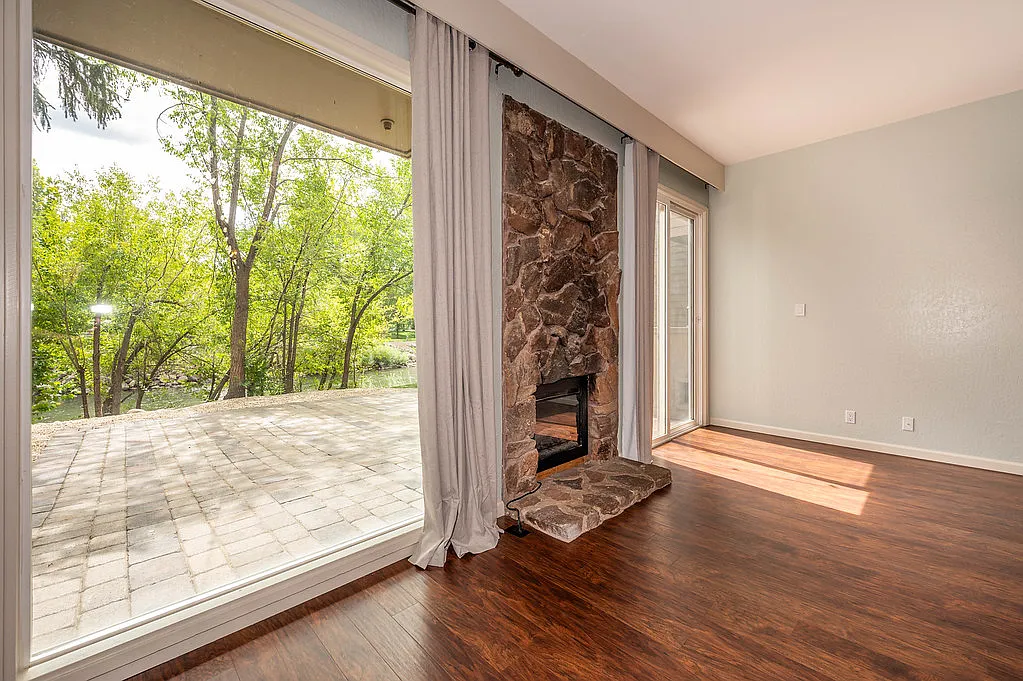 2 bed, 2.5 bath, 1785 sqft, $3,750 — Photo 3
