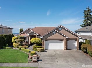 2127 Davis Ct NE, Tacoma, WA