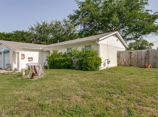 6900 Yorkston St, Watauga, TX 76148