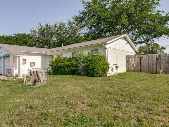6900 Yorkston St, Watauga, TX 76148