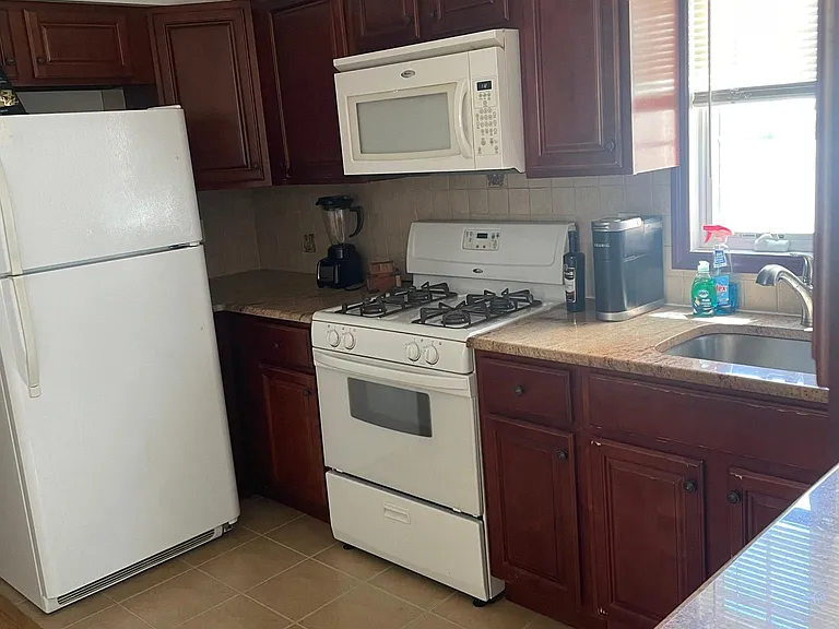 33 Patterson St #2 — Photo 3