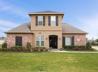 123 Zinfandel Dr, Lake Charles, LA 70611