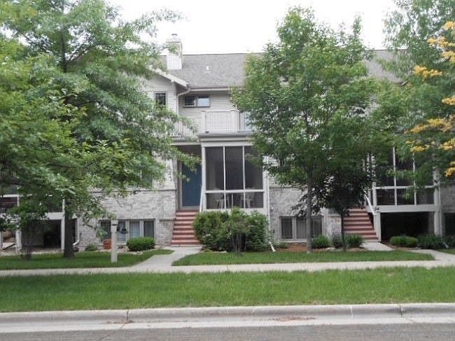 1st image of 22 Wood Brook Way