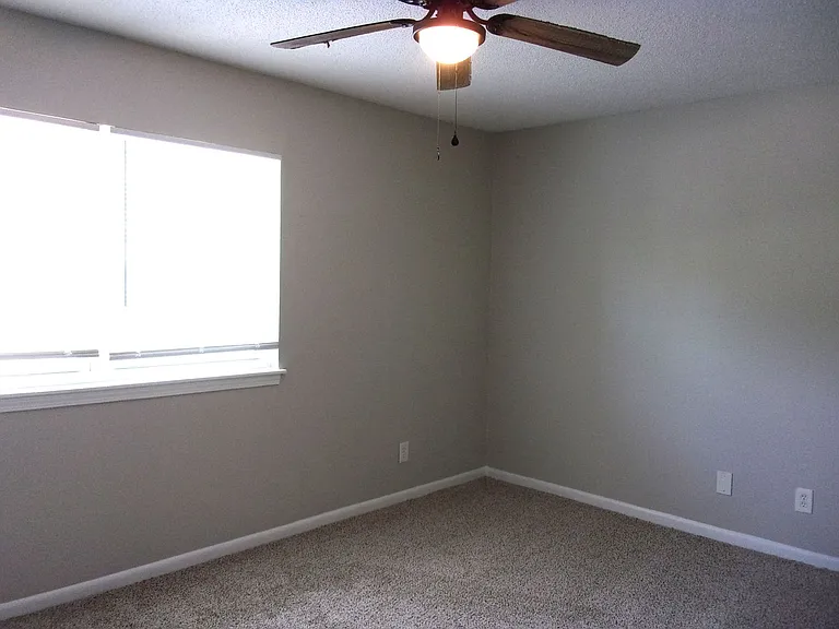 408 Ebenezer Ave — Photo 24