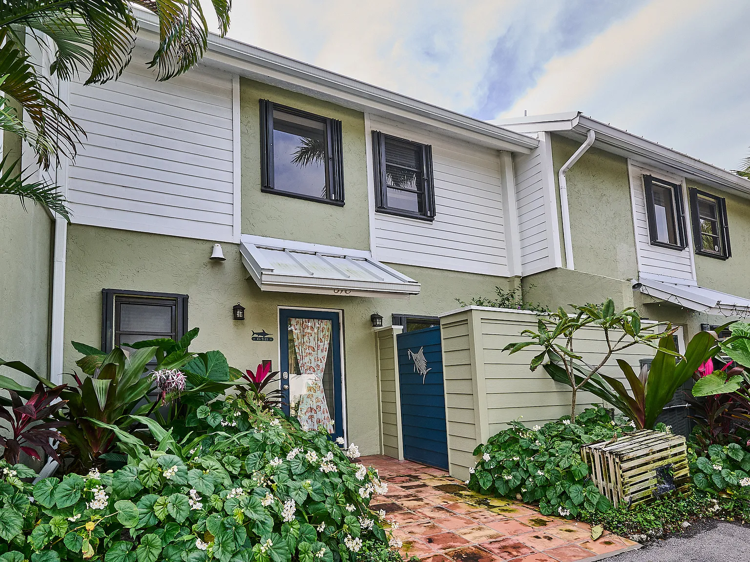 2 bed, 2.5 bath, 1800 sqft, $4,750 — Photo 3