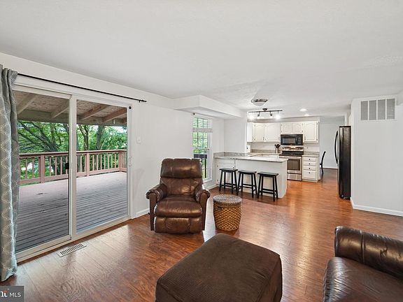 5th image of 6994 Macbeth Way