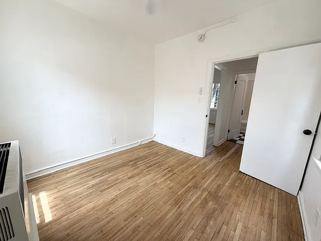 5916 1/2 Willoughby Ave — Photo 31