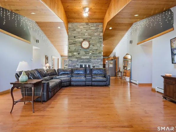 679 Bailey Hill Road, Killingly, CT 06241