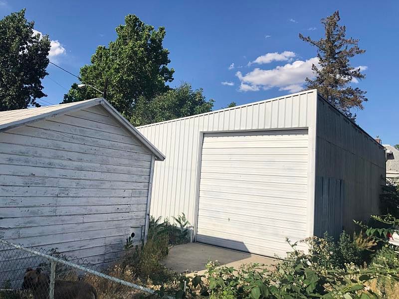2nd image of 402 S 8th St