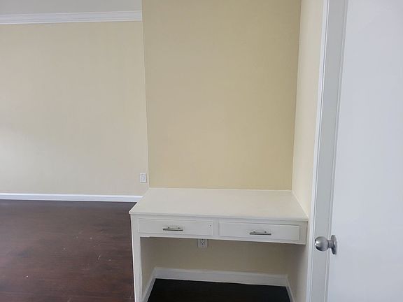 4th image of 5232 Fairview Blvd APT 9