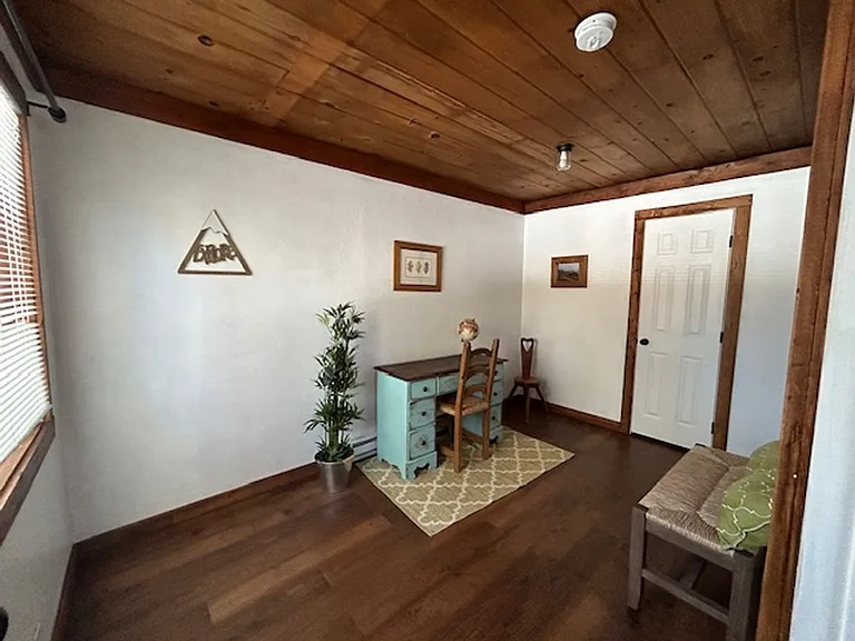 784 Berkley Ln — Photo 15
