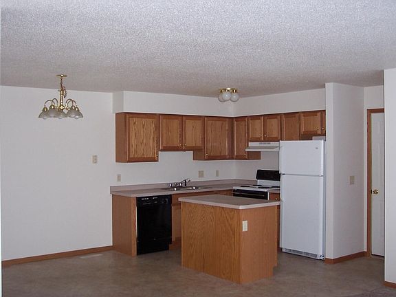 3rd image of 721 Mary Kay Ave
