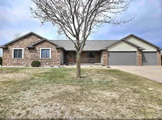 458 Windmill Dr, Kaukauna, WI