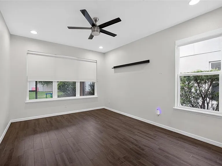 8016 Marbella Creek Ave — Photo 15