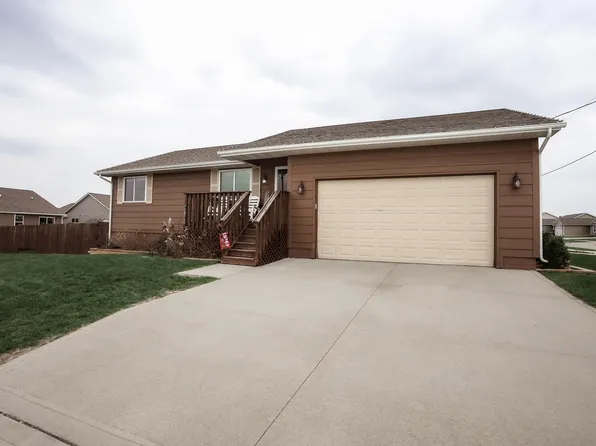 507 NE Elm St, Elkhart, IA 50073