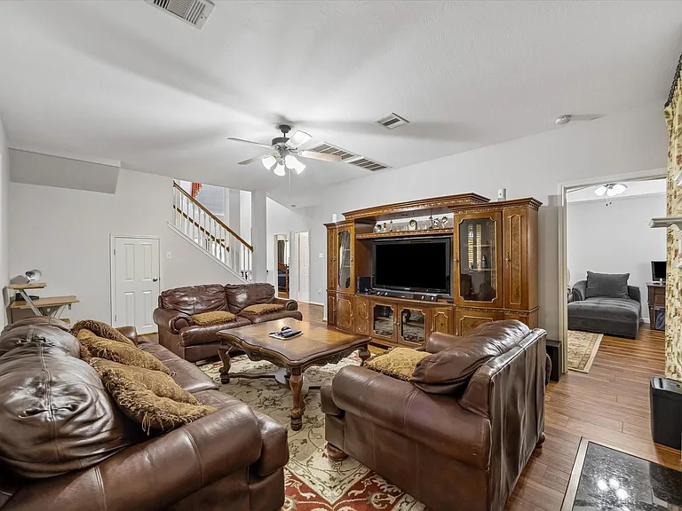 21702 Cozy Hollow Ln — Photo 6