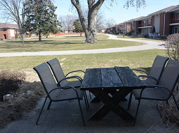 3rd image of 1101 Holiday Ln Unit 3