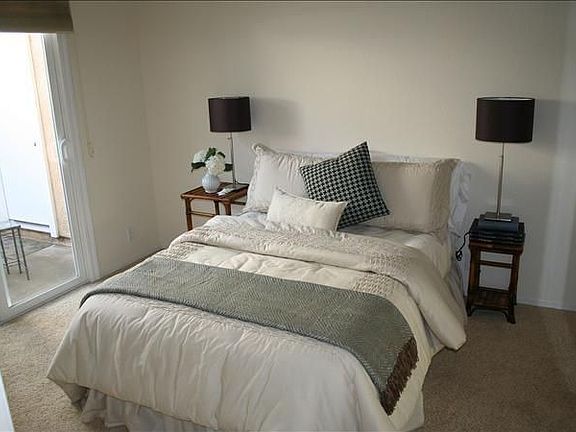 3rd image of 1012 Lily Ln