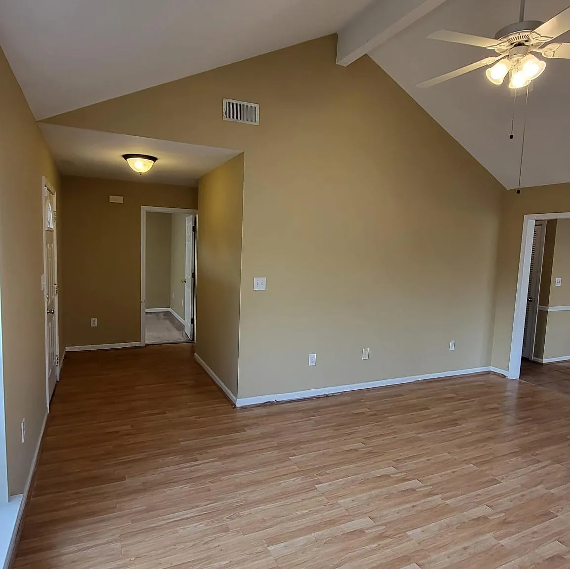 3 bed, $1,595 — Photo 4