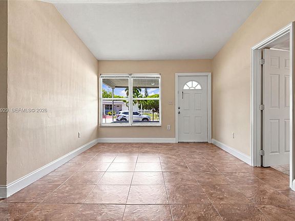 5th image of 4160 SW 36th St
