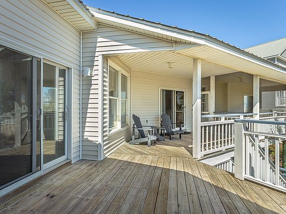 3rd image of 441 E Gorrie Dr