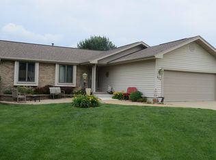 521 Park Ct, Le Mars, IA 51031