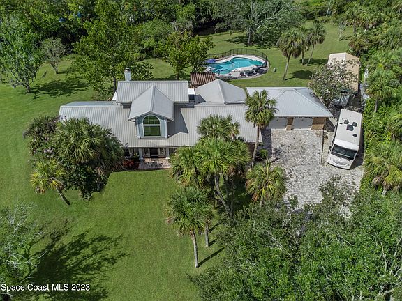 4th image of 1831 Live Oak Dr S