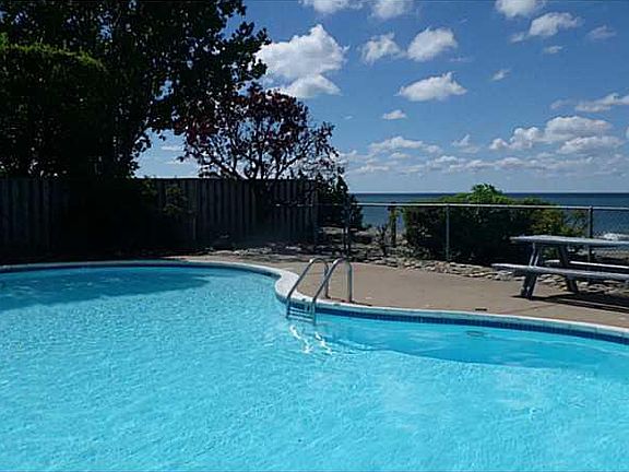 3rd image of 10 Peninsula Dr APT 20