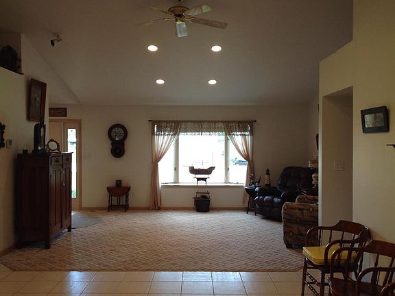 3rd image of 25808 Martin Dr