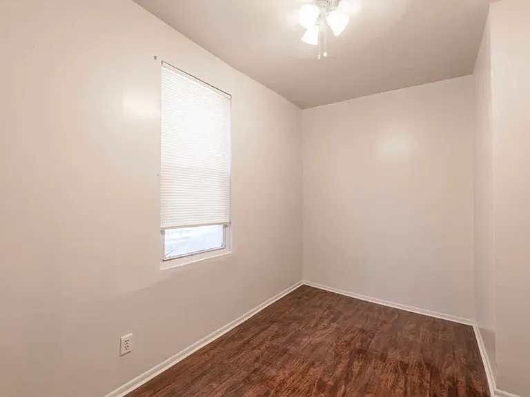 2752 S Kedvale Ave #2R — Photo 6