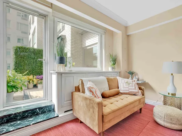 45 Sutton Place South image 17 of 35