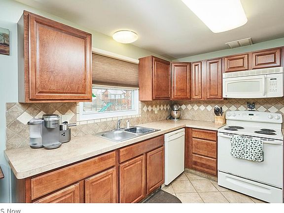5th image of 207 McIlvaine Dr