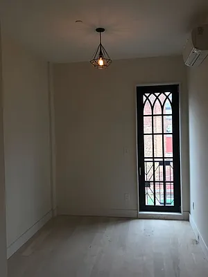 Rented by Nooklyn NYC LLC | media 46