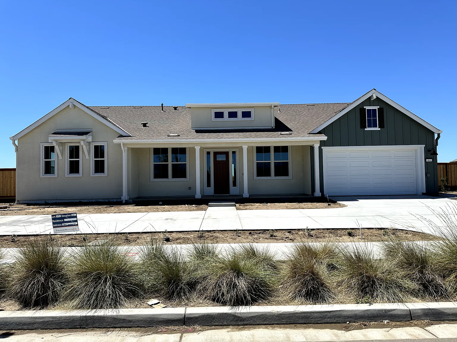 5 bed, 4.5 bath, 3200 sqft, $4,200 — Photo 3