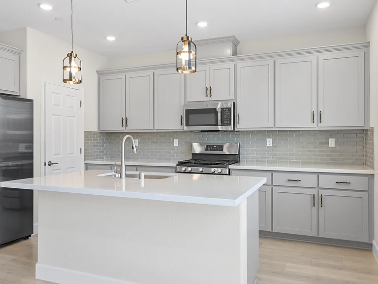 548 Aliki Dr — Photo 2