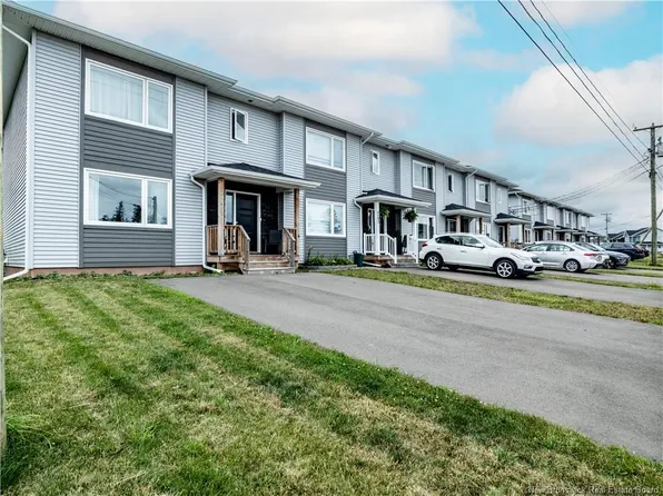 249 Falcon Dr, Moncton, NB E1G 0H7