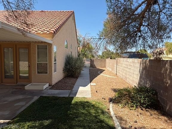 3rd image of 1181 Birdnest Ct