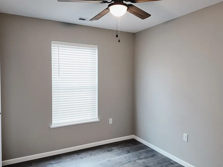 101 N Fairground Rd — Photo 21