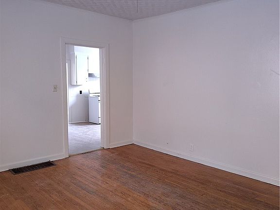 4th image of 202 Union Ave