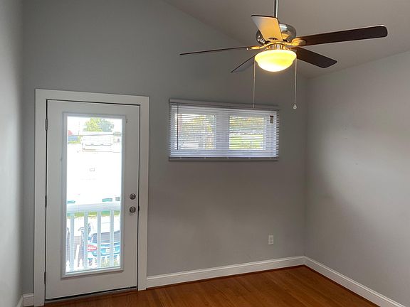 4th image of 2308 Parkwood Ave APT A