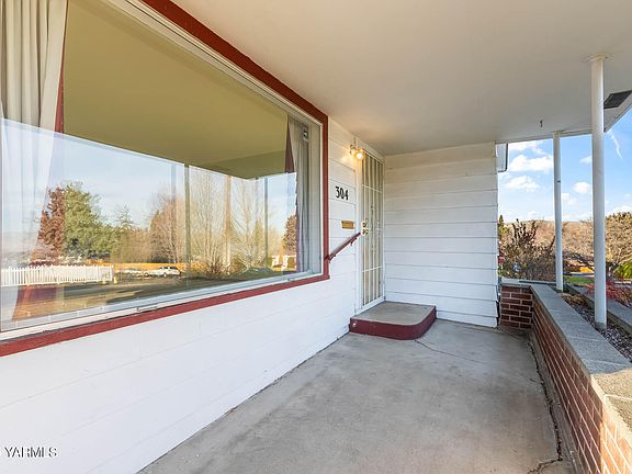 2nd image of 304 N 35th Ave