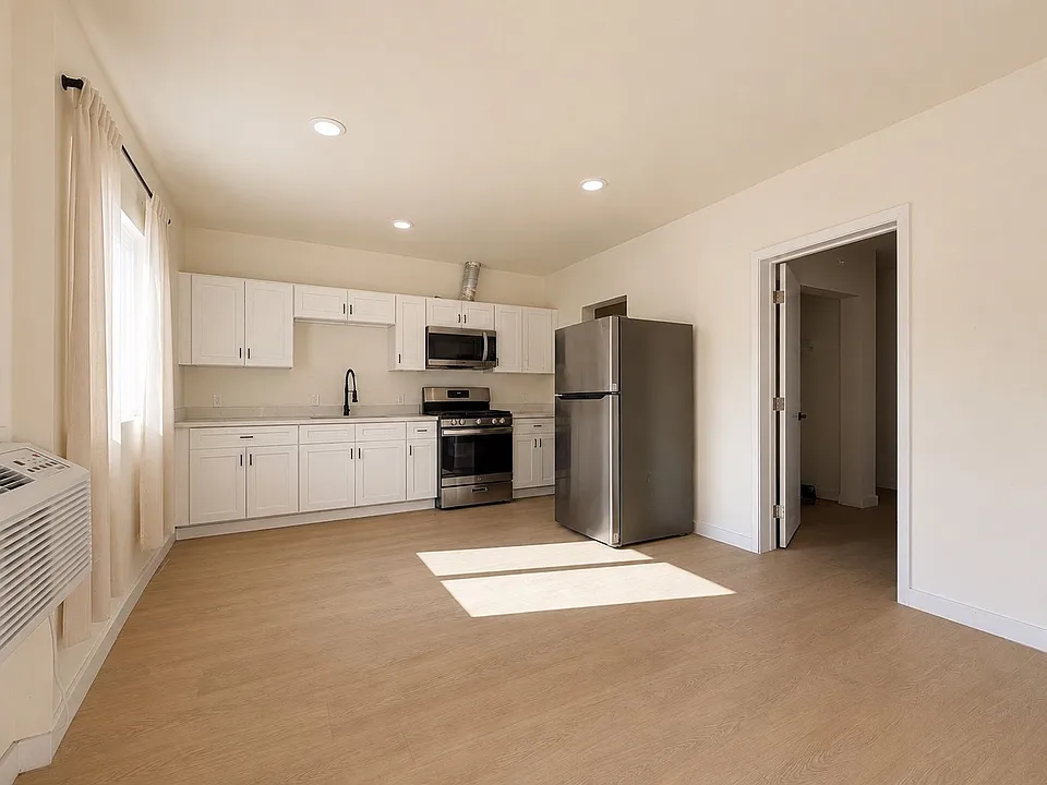 6819 N Figueroa St #23