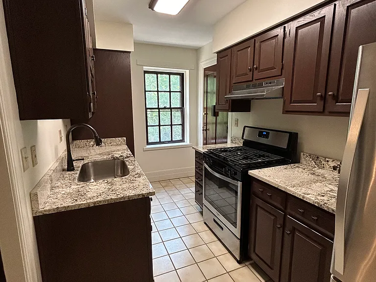 1801 Spring Dr #J — Photo 25