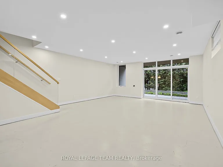 498 Wentworth Ave — Photo 28