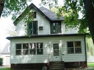 706 5th Ave S, Clinton, IA 52732