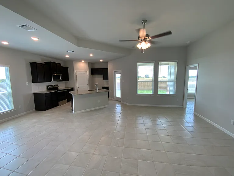1905 Westphalia Dr — Photo 10