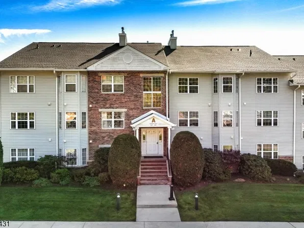 30 Mountainview Ct, Riverdale Boro, NJ 07457