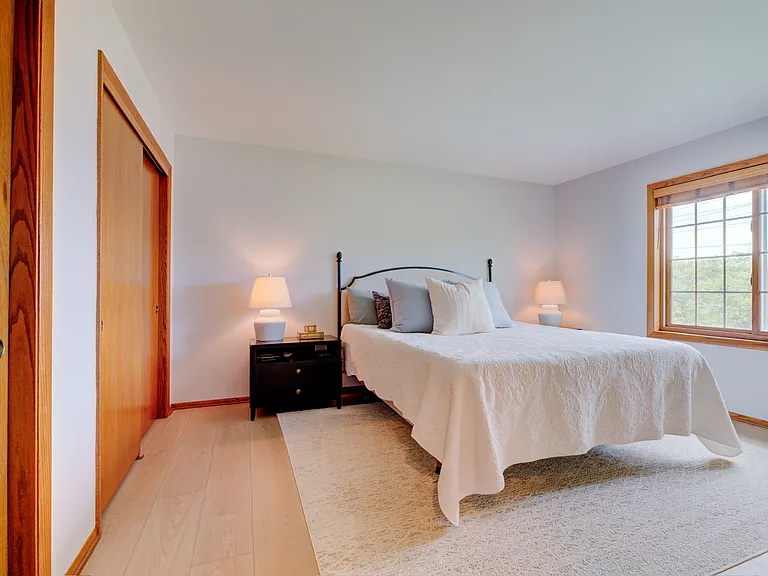 S79W17090 Pamela Ct — Photo 3