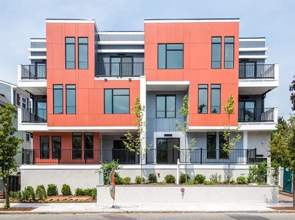 109 Prospect St #204, Somerville, MA 02143